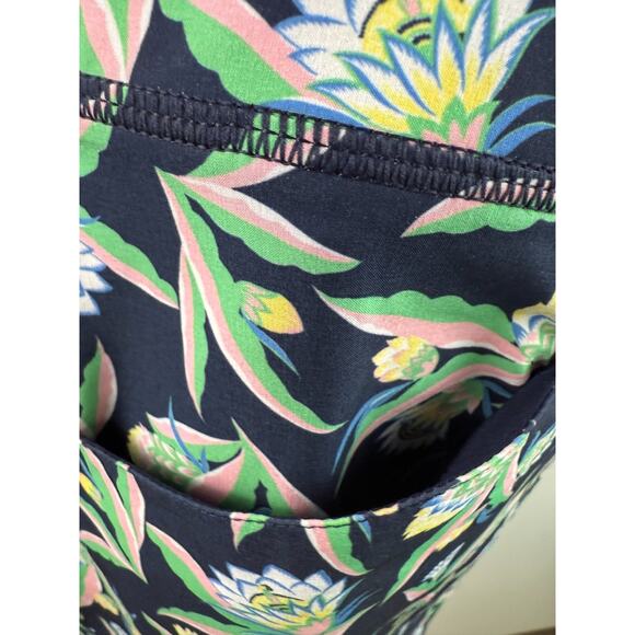 Tuckernuck Navy Aim 4 Way Stretch Skort with Back Pleats  Size L - Picture 4 of 16